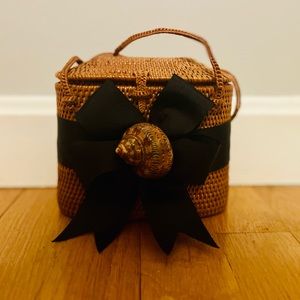 NWT Bosom Buddy Bags Seashell Purse